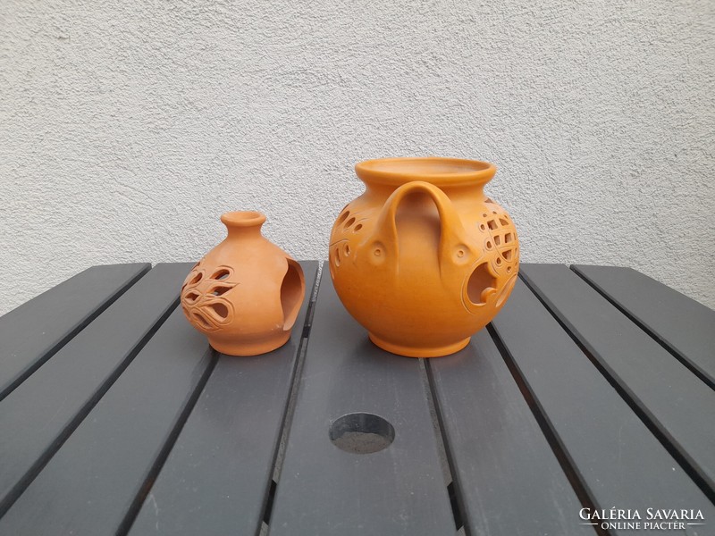 2 ceramic flower pots