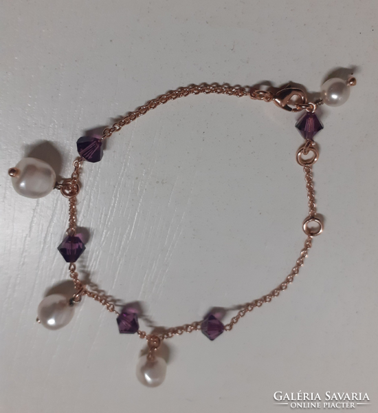 Gold-plated bracelet with a sparkling faceted crystal and pearl pendant