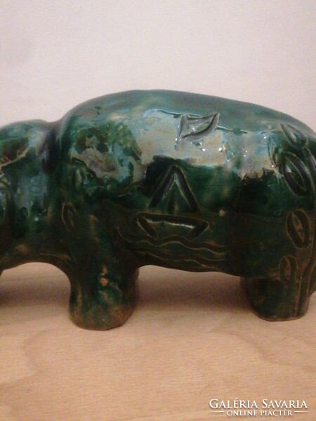 Gardener's skärma ceramic hippopotamus figure
