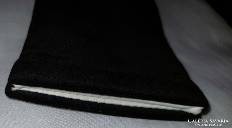 Gucci black velvet glasses case, cloth