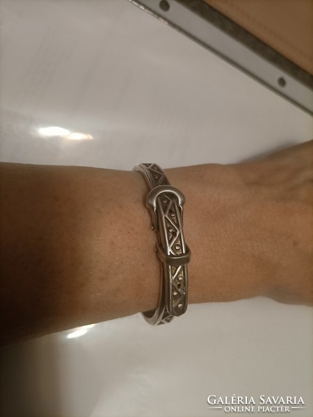 Special silver bangle bracelet