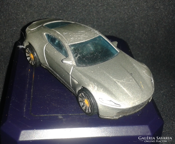 2015 Mattel Hot Wheels Aston Martin DB10