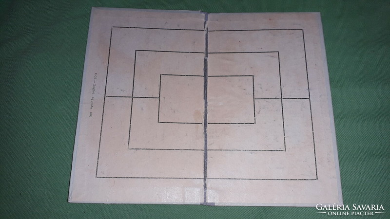 Old paper-based mill game, according to the pictures, a rare board game published by the Zugló printing house