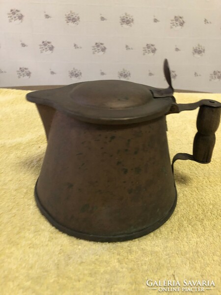 Antique red copper spout with lid