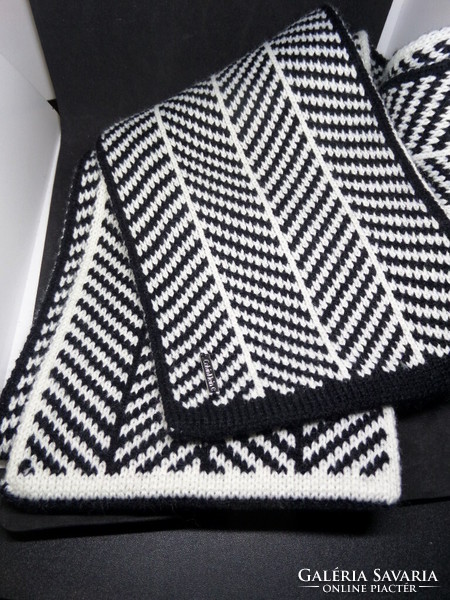 Calvin klein (original) unisex warm luxury knitted scarf 187 cm x 17 cm