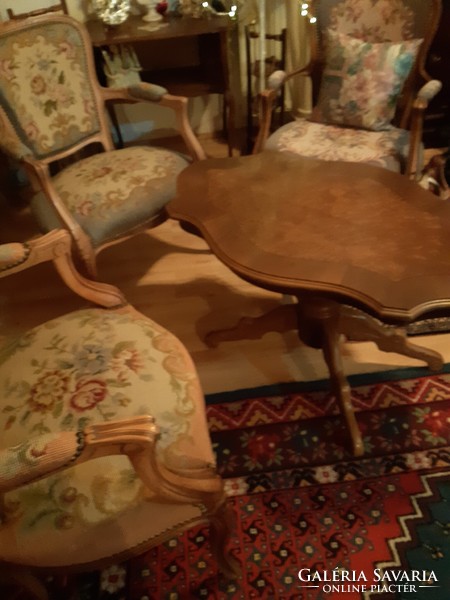Hand-made 3 armchairs and a baroque table with inlaid legs