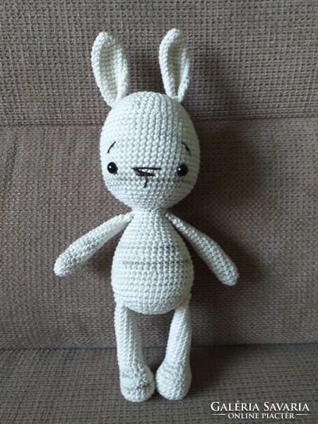 Crochet bunny, can be dressed up