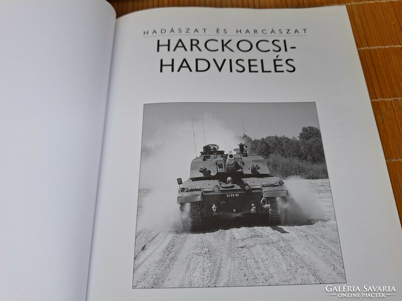 Harckocsi-hadviselés.  6900.-Ft