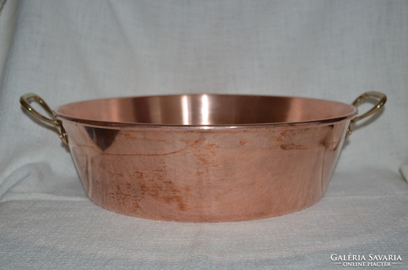 Copper vessel in good condition