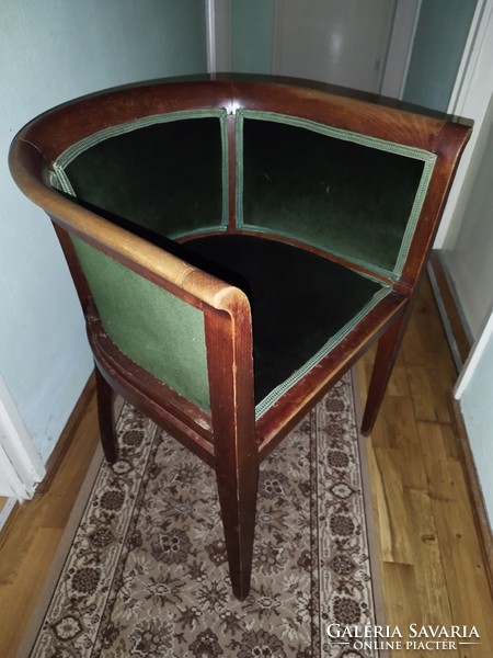 Art Nouveau armchair!