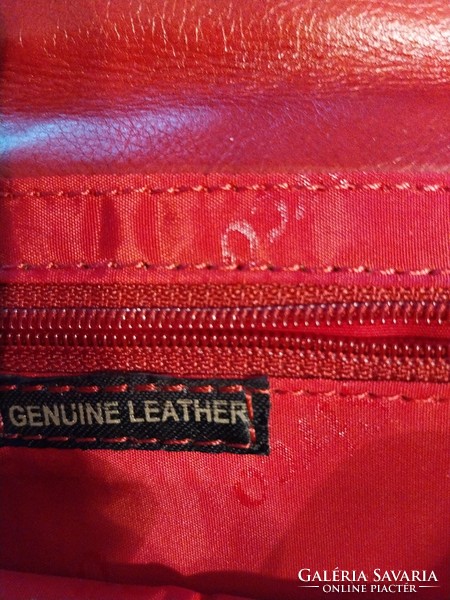 Genuine Leather , piros táska