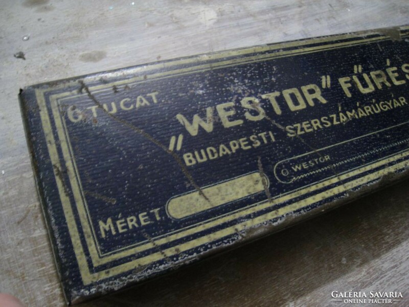 Antik Westor fűrészlapok, fémdoboz