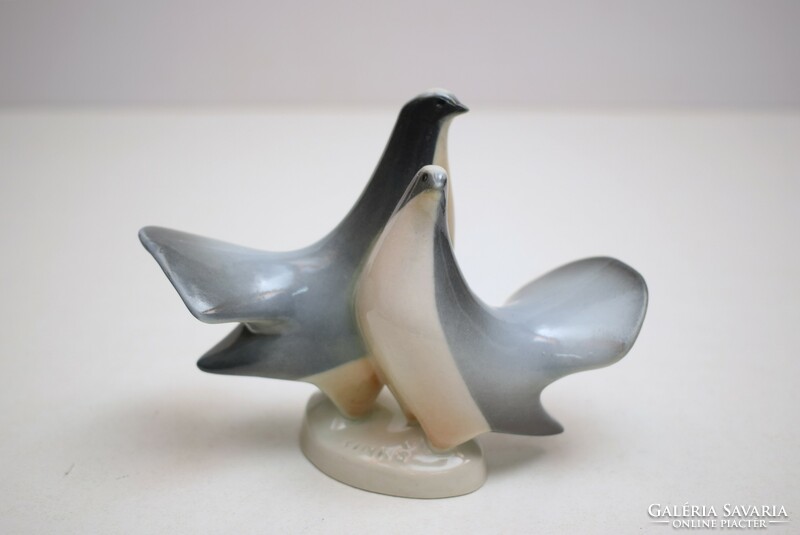 Pair of Zsolnay sinkó pigeons / shield seal / porcelain pigeons