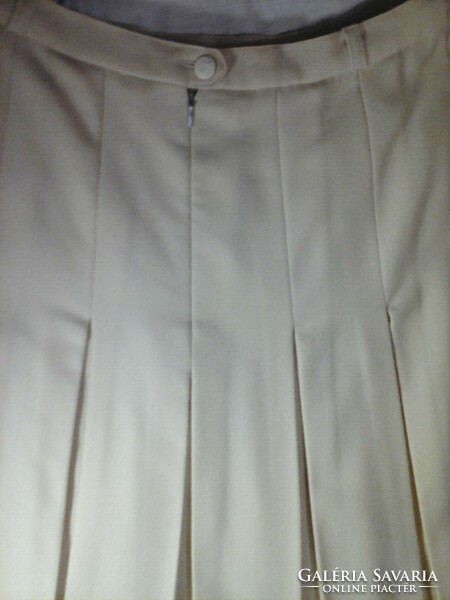 Vintage lady brax cream pleated skirt