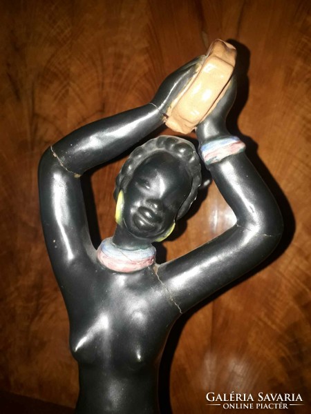 3 Pcs. African girl statue. / Ceramics.