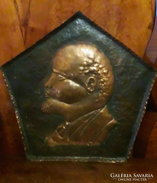 Lenin / statue, copper plaque.