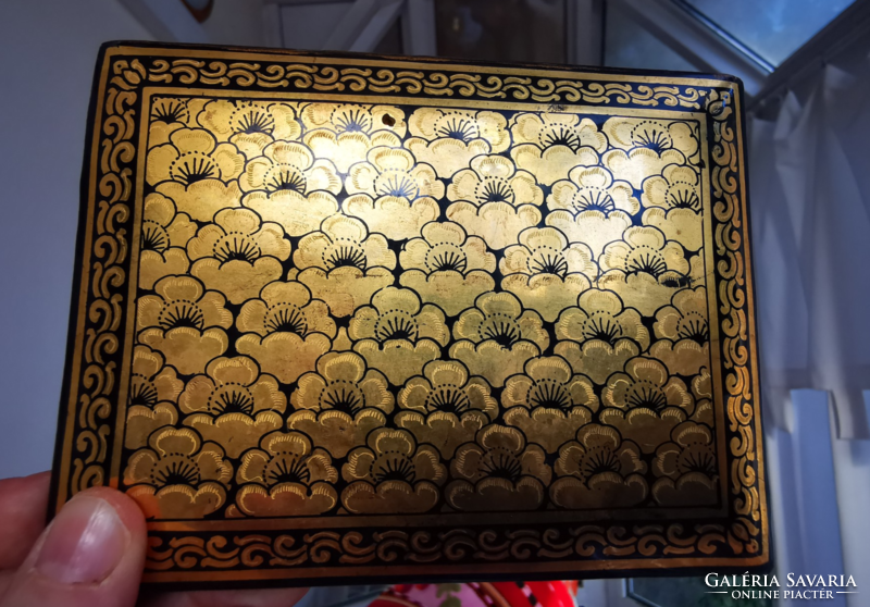 Gilded oriental lacquer box