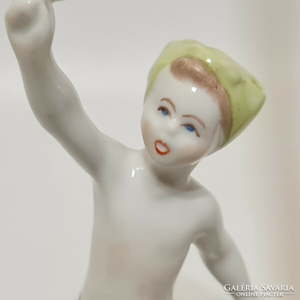 Aquincum waving little girl porcelain figure (2893)