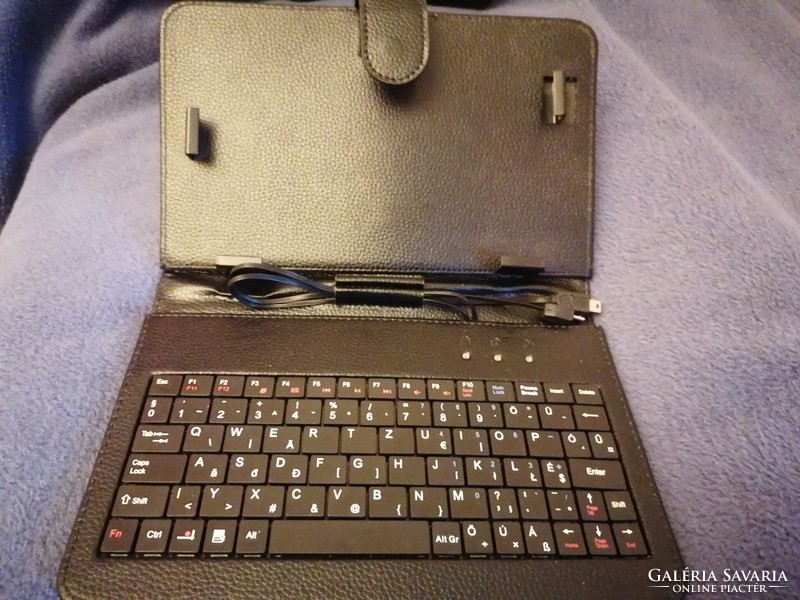 Tablet case, with keyboard (unused)