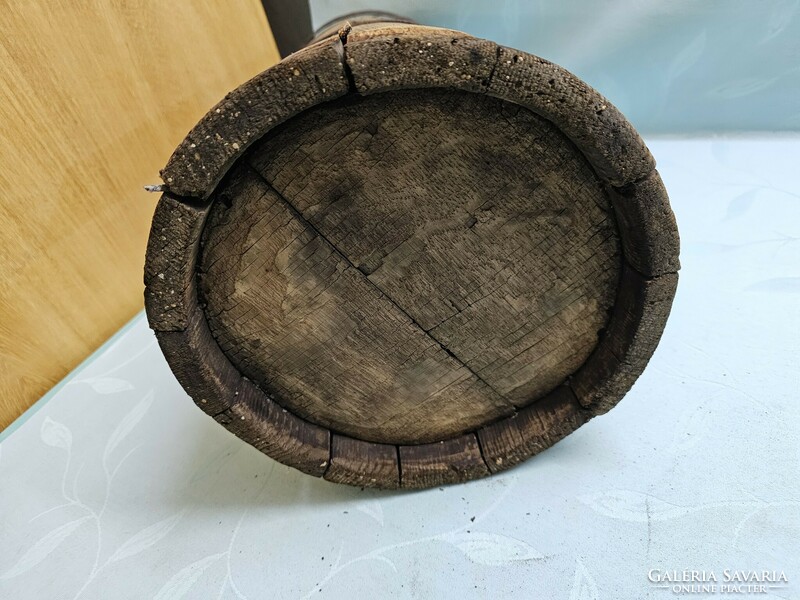Old wooden cheeseboard 41 cm high