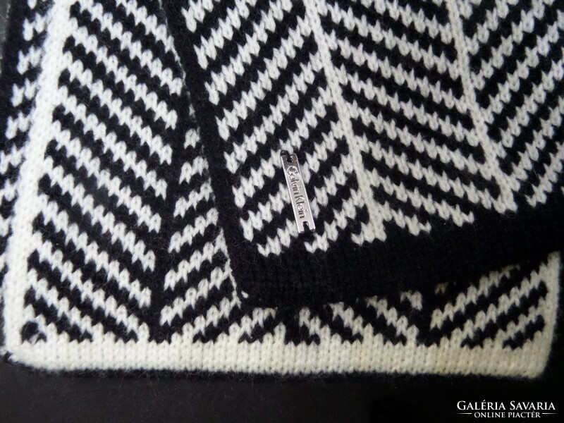 Calvin Klein (eredeti) unisex meleg, luxus kötött sál 187 cm x 17 cm