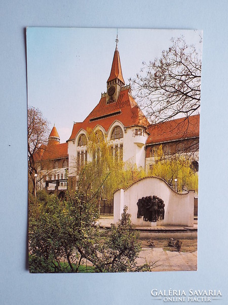 Postcard (5) - Kecskemét - Zoltán Kodály's singing and musical cape, 1970s - (photo: Ferenc Tulok)