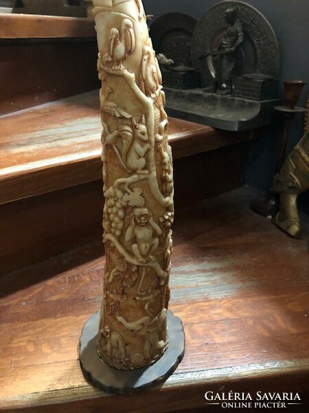 Távol-keleti csont faragás, 39 cm-es magasságú, antik.