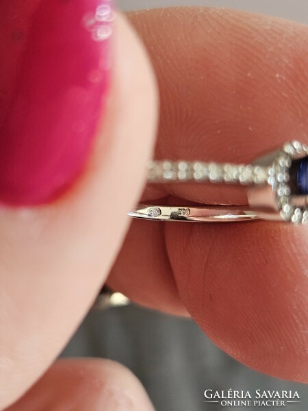 White gold sapphire-diamond ring