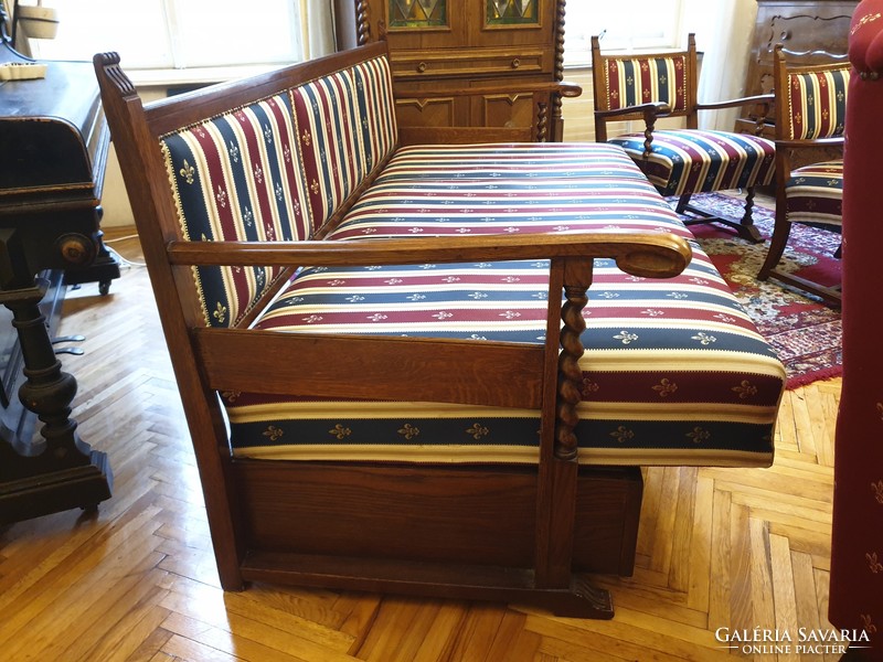 Colonial bed and sofa