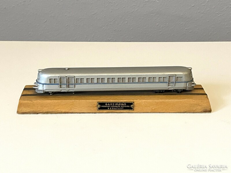 Ganz locomotive wagon machine factory railway model desk decoration on wooden base