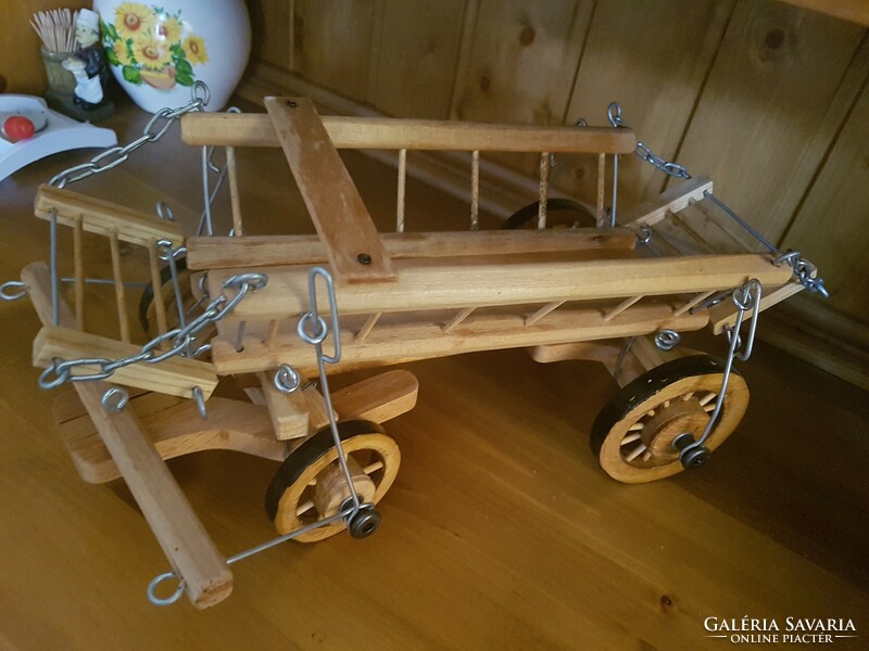 Wooden carriage, chariot decoration