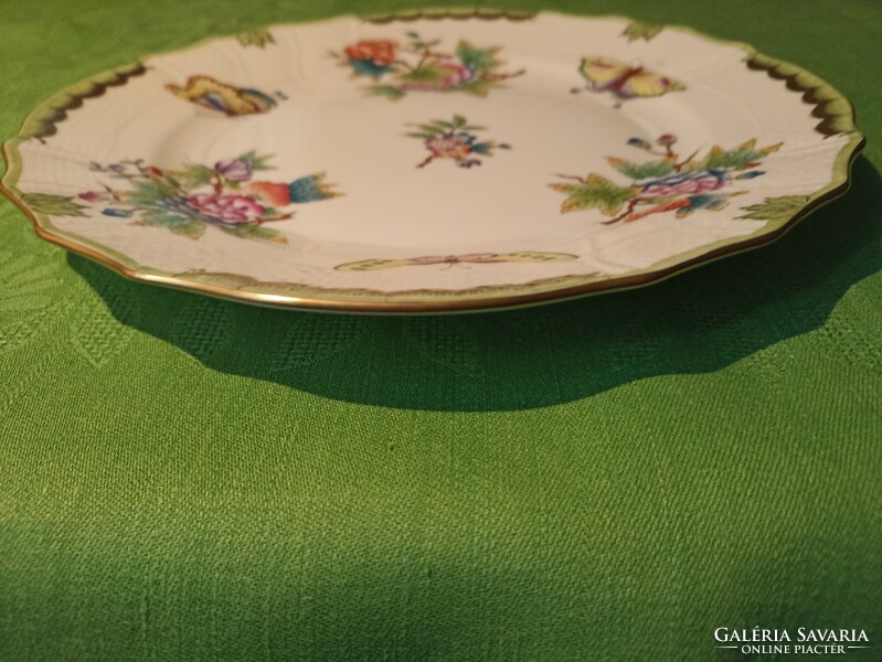 Herend porcelain, flat plate with Victoria pattern