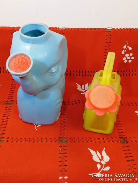 Retro children's watering cans, traffic goods