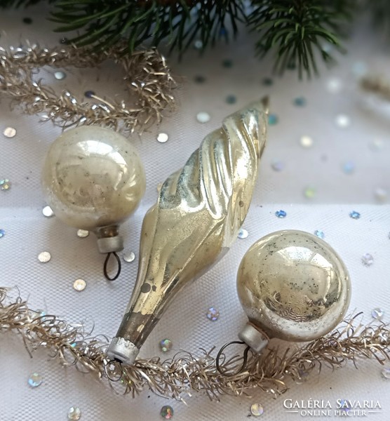 Old weathered icicle and 2 balls Christmas tree decoration 3-10cm
