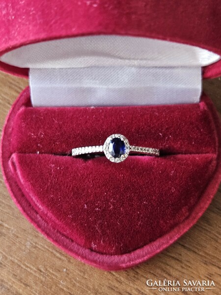 White gold sapphire-diamond ring