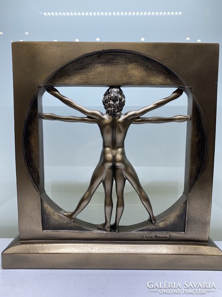 Leonardo da Vinci: Vitruvius bronz bevonatú szobor