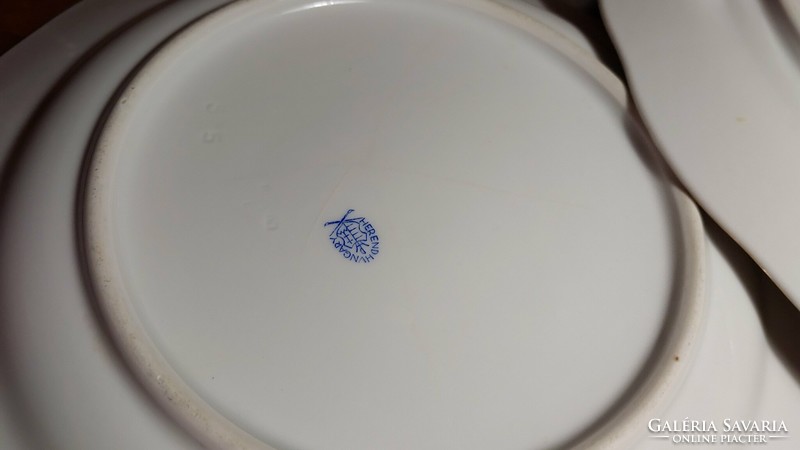 For creative purposes, Herend porcelain plate with a hairline crack, price per piece