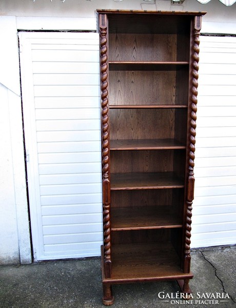 Colonial bookshelf