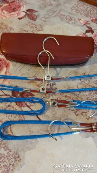 Retro folding coat hanger travel hanger in leather case 5 pcs