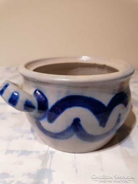 Ceramic pot