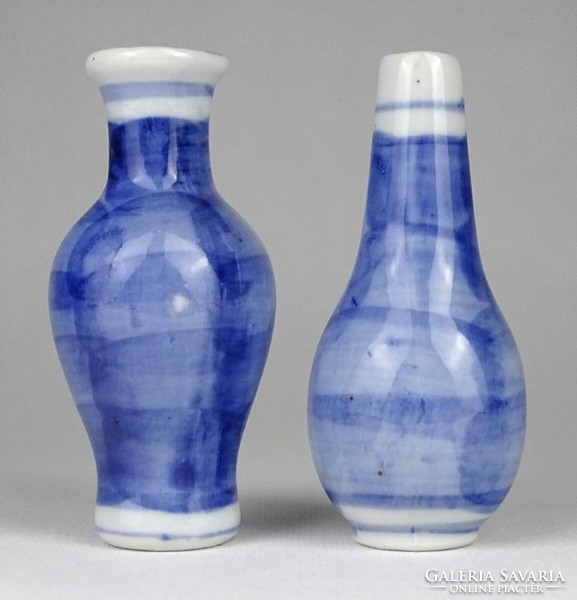 1Q096 old small blue-white oriental porcelain vase 10 cm