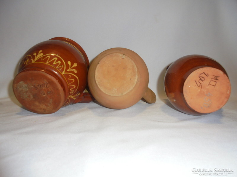 Three pieces of earthenware pot, a jar, a jar - together