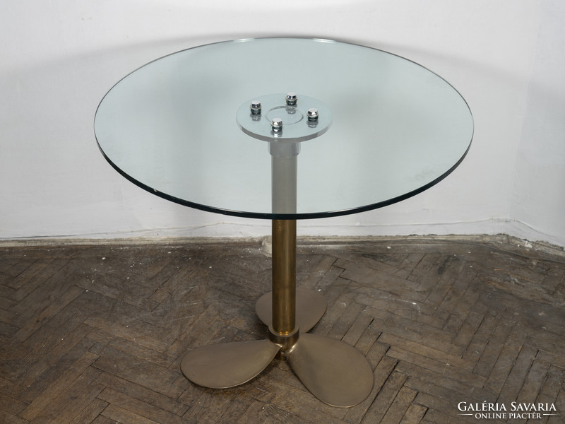 Design üveg asztal, hajó propeller talppal