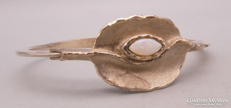 Design silver bracelet with milk opal