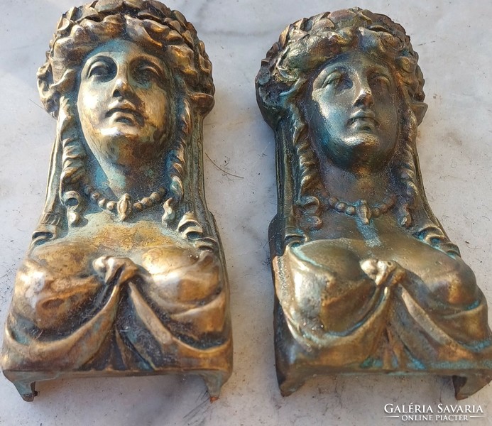 Pair of bronze statues, wall decoration, furniture in veret empire style