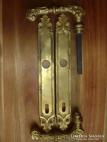 3 Cast bronze handles