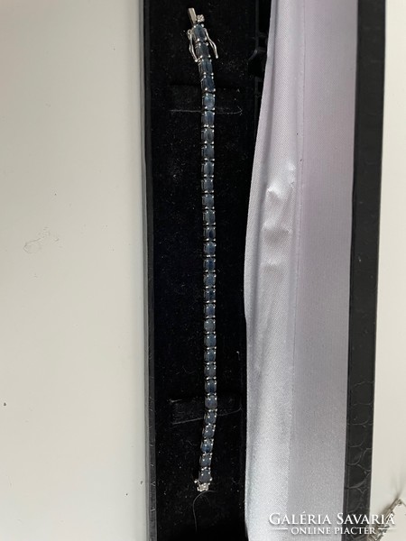 Csillogó kék zafír 925 st. ezüst tenisz karkötő.