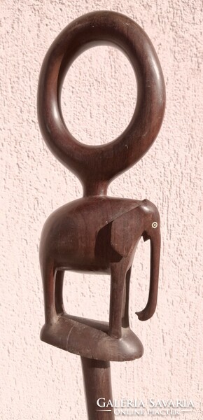 Walking stick with mahogany elephant sculpture, in restored condition, unique rarity