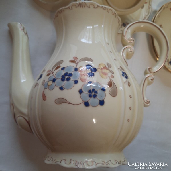 6 Personal Zsolnay tea set with a rare pattern