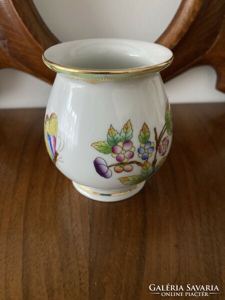 Herend porcelain small vase with Victoria pattern